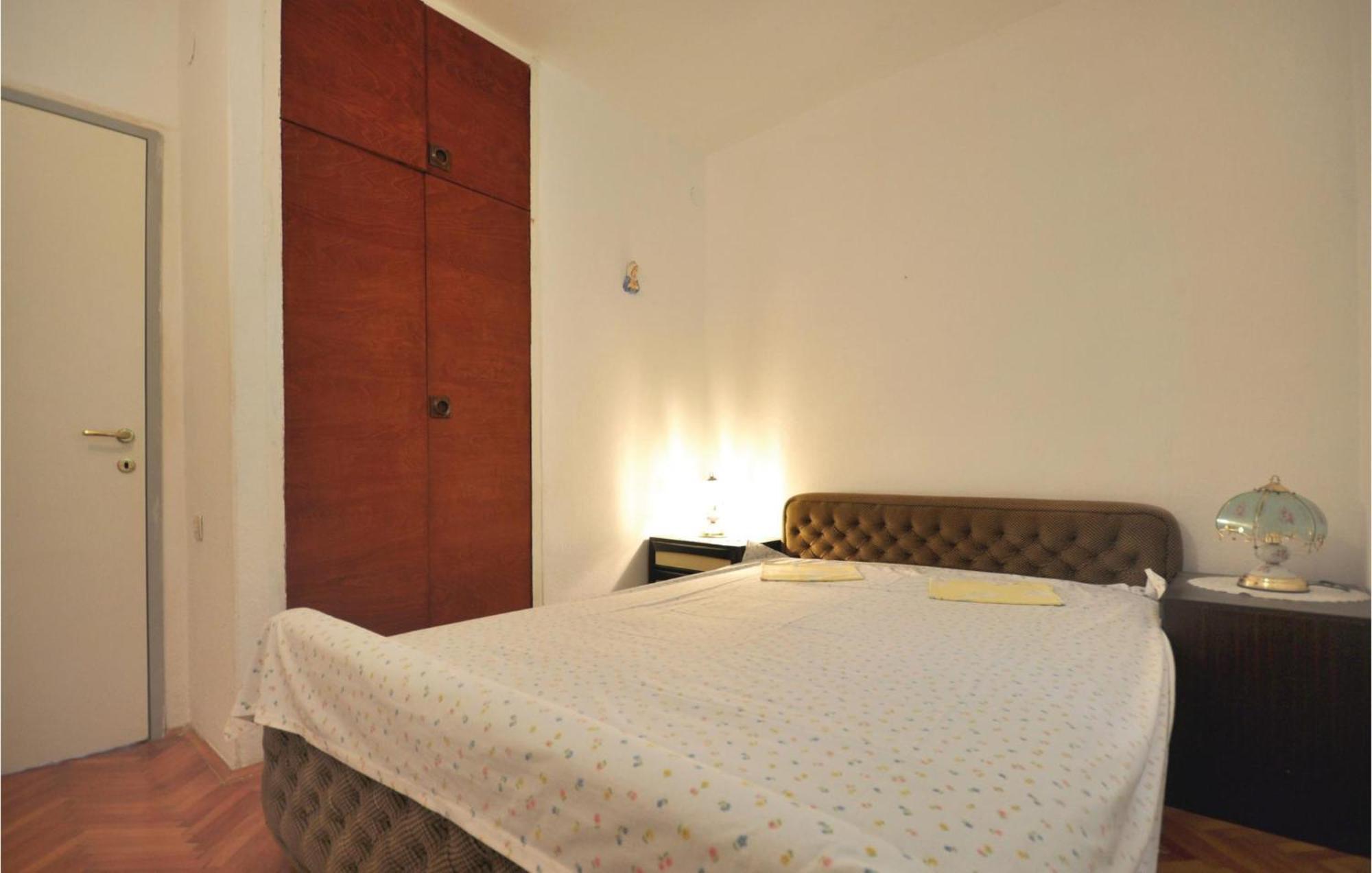 Awesome Home In Seget Vranjica With Wifi Exterior foto