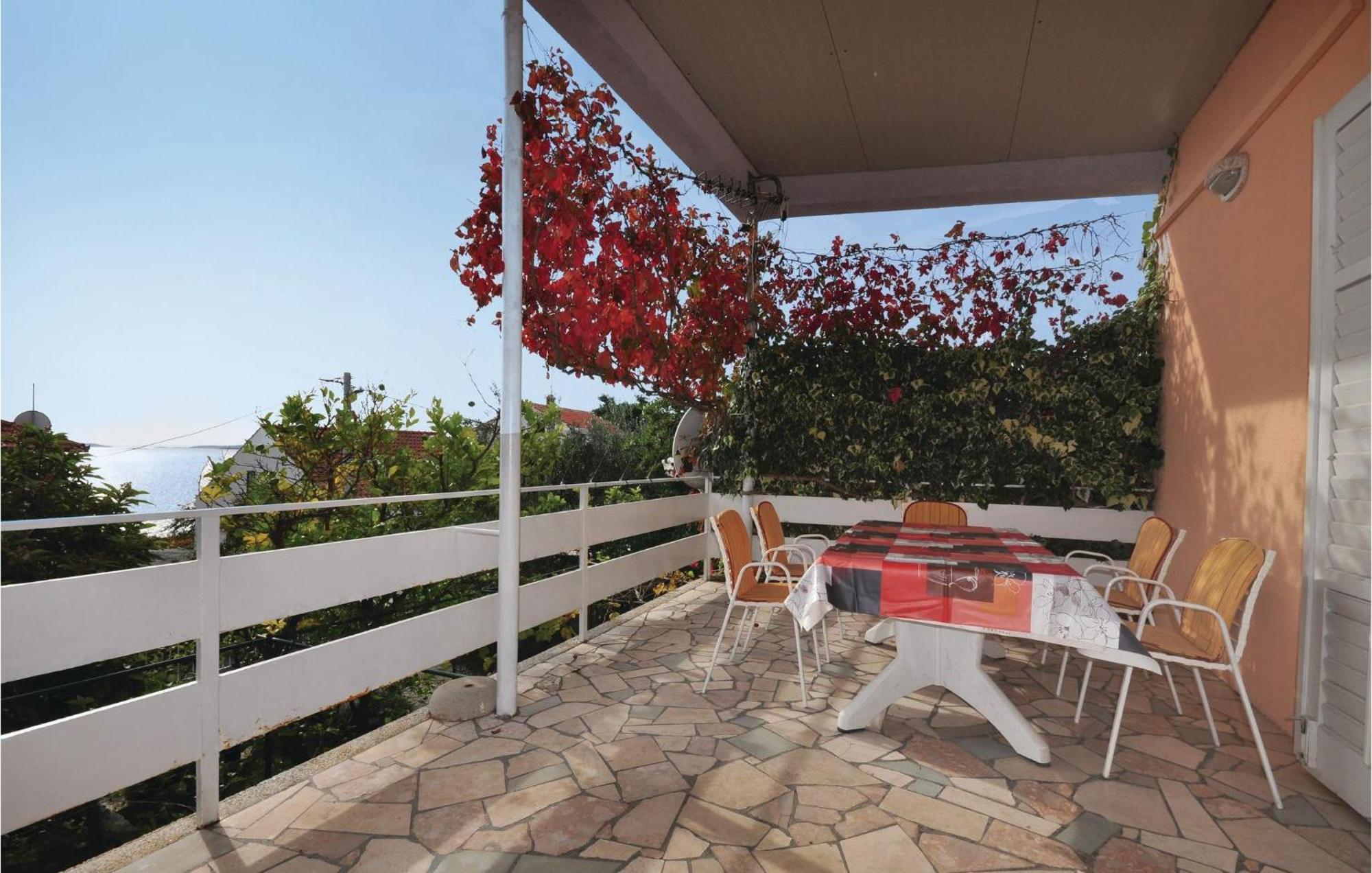 Awesome Home In Seget Vranjica With Wifi Exterior foto