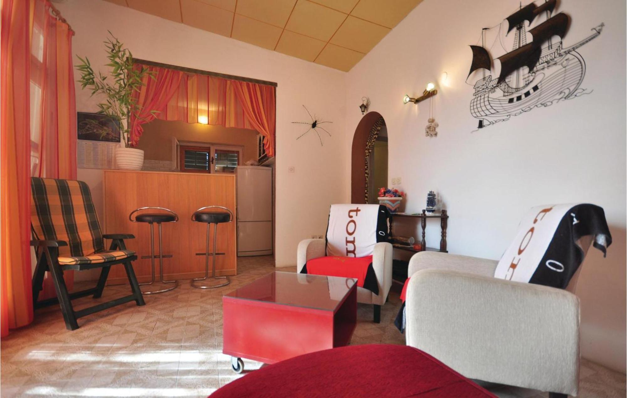 Awesome Home In Seget Vranjica With Wifi Exterior foto