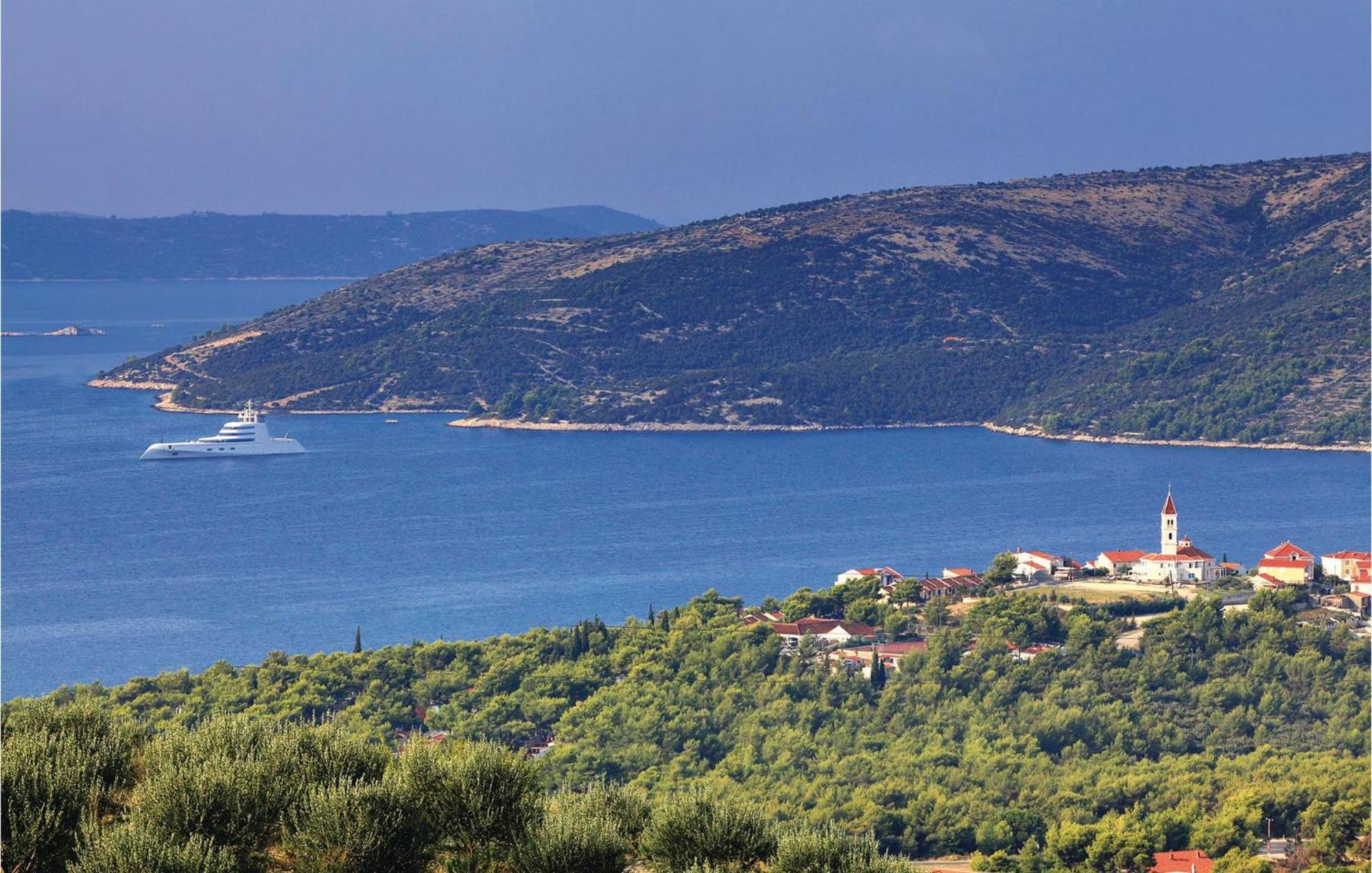 Awesome Home In Seget Vranjica With Wifi Exterior foto